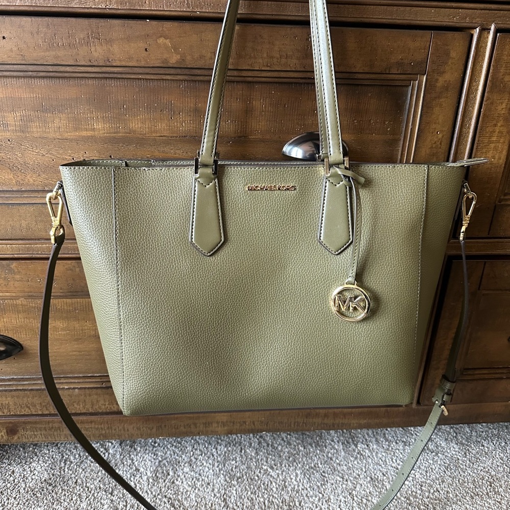 Large Michael Kors Tote.